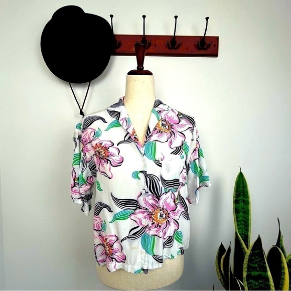 Levi Mahina Tropical Print. Short Sleeve Button Down. Pink White. XS - Picture 2 of 11